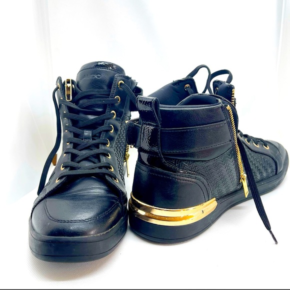 Aldo brand mens hi-top black leather and gold sneaker w/ gold zipper. Size 11 US - Picture 3 of 3